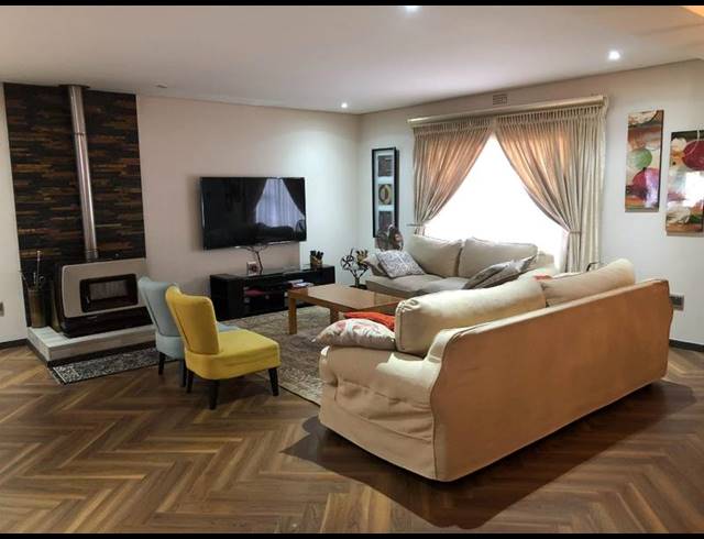 3 BEDROOM HOUSE FOR SALE IN LENASIA EXT 8